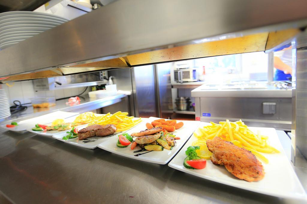 Hotel Restaurant Schwoerer Lenzkirch Zewnętrze zdjęcie