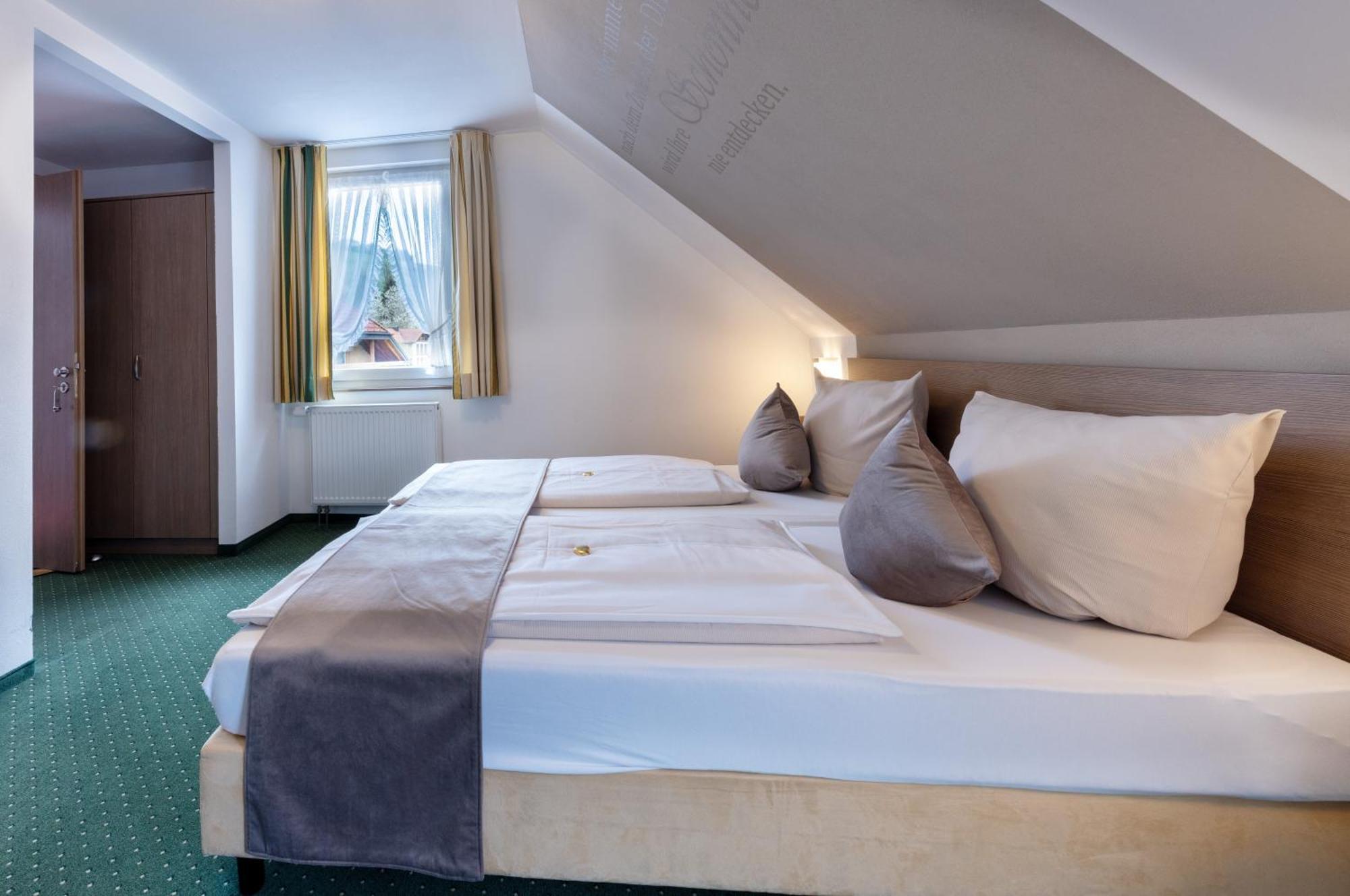 Hotel Restaurant Schwoerer Lenzkirch Zewnętrze zdjęcie