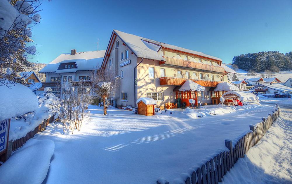 Hotel Restaurant Schwoerer Lenzkirch Zewnętrze zdjęcie