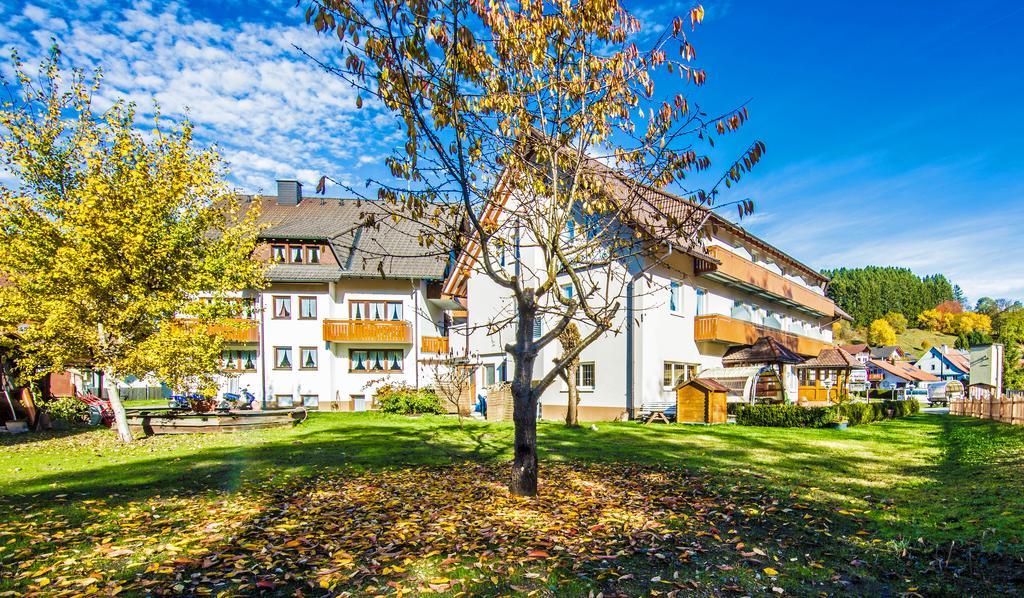 Hotel Restaurant Schwoerer Lenzkirch Zewnętrze zdjęcie