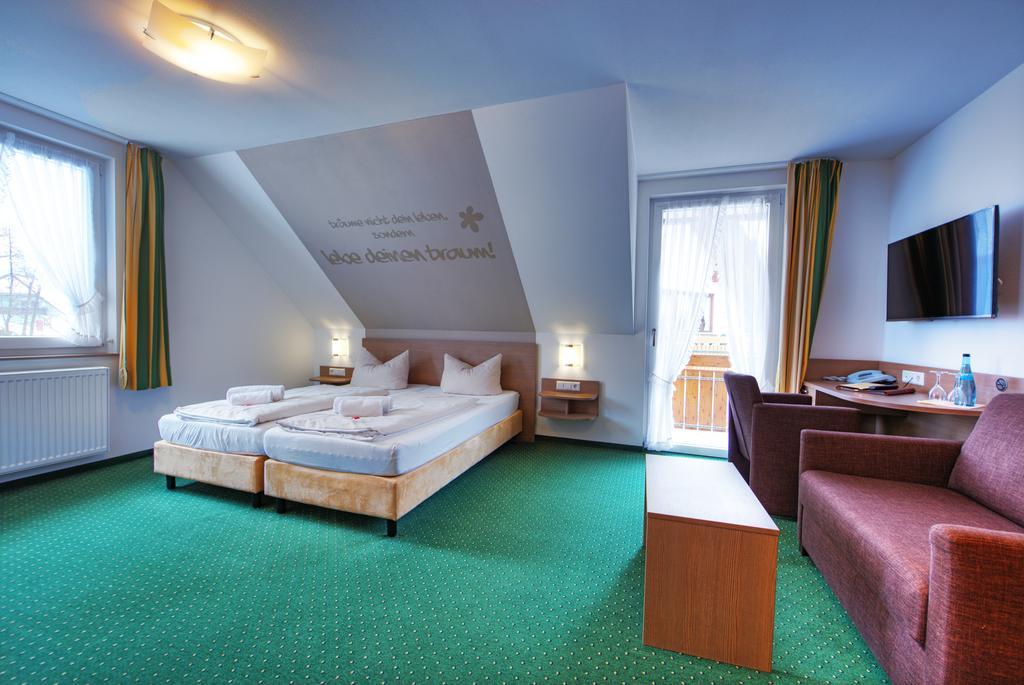 Hotel Restaurant Schwoerer Lenzkirch Zewnętrze zdjęcie