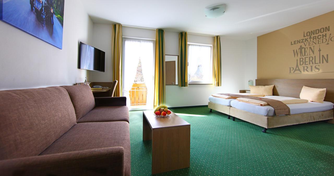 Hotel Restaurant Schwoerer Lenzkirch Zewnętrze zdjęcie